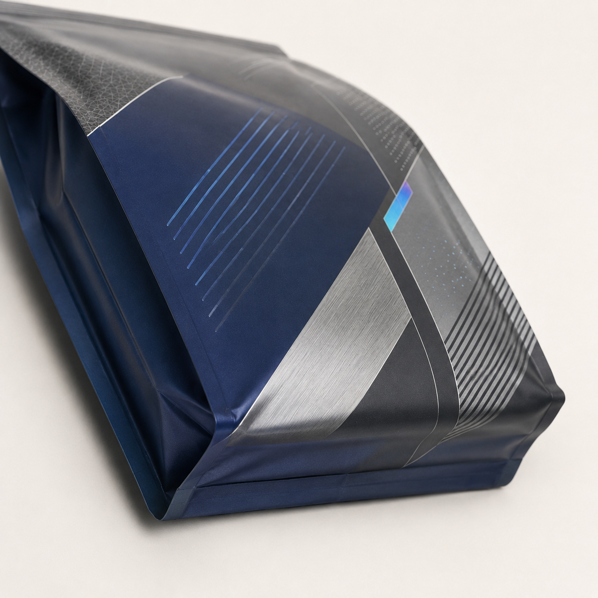 Side-gusset pouch bottom seal structure